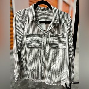 Love Tree - Women’s M, Long-Sleeve Button-Down Collared Top, White w stripes NWT